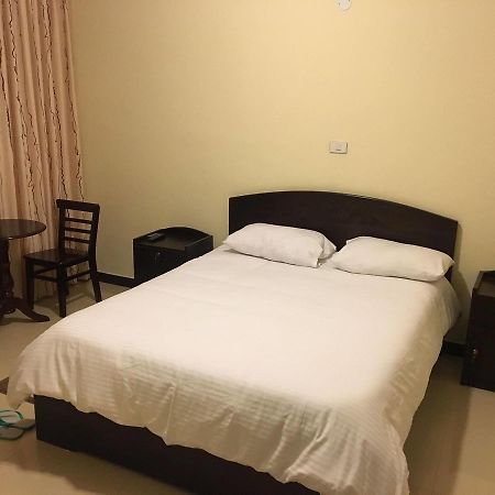 Cheers Bed & Breakfast Addis Abeba Exterior foto