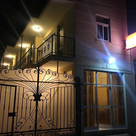 Cheers Bed & Breakfast Addis Abeba Exterior foto